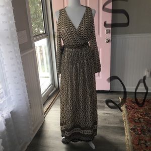 Boutique brand cold shoulder maxi dress